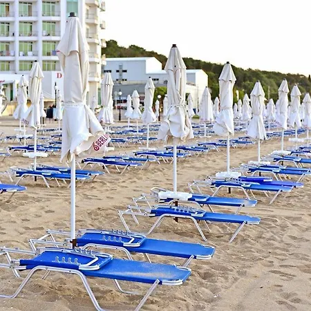 Private In Berlin Golden Sands * Warna