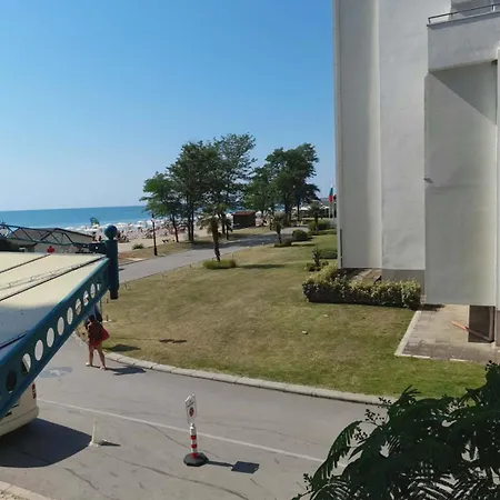 Private In Berlin Golden Sands * Varna