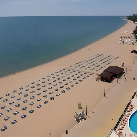 Private In Berlin Golden Sands